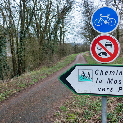 Chemin de la Moselle  in Apach