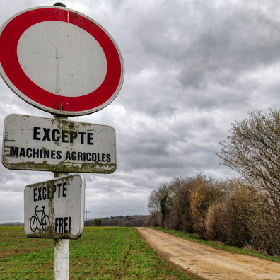 Traffic restriction sign