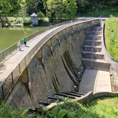 Water dam