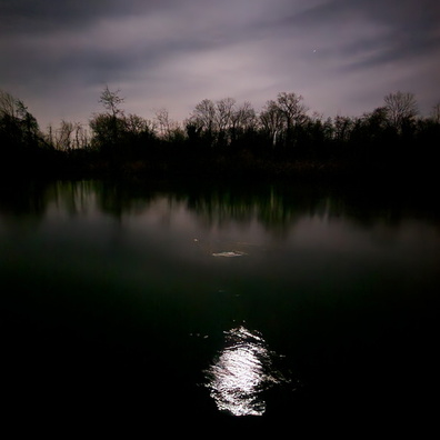 Moon reflection in the Ill river