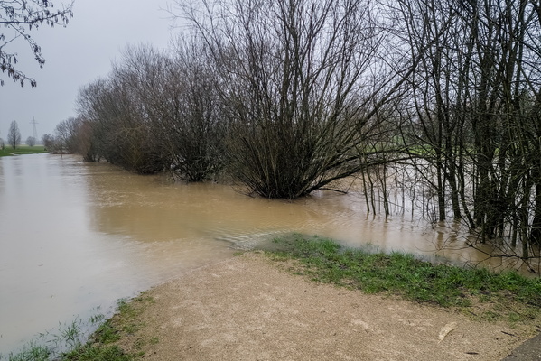 Flooded path in Helfent