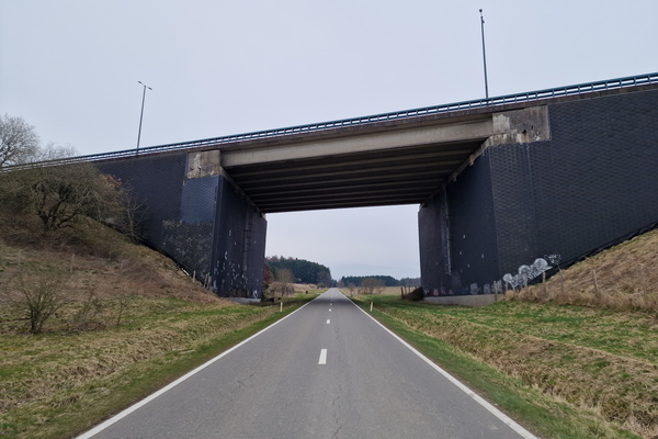 E25 motorway bridge