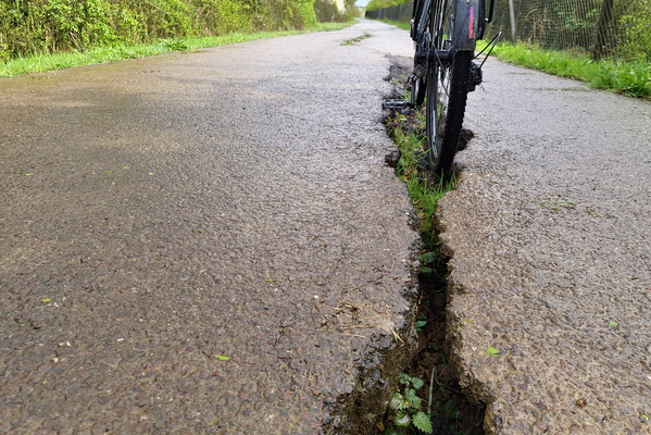 Cracked asphalt