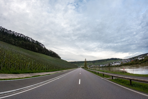 Closed N10 along the Moselle