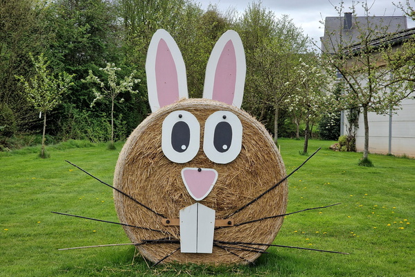 Easter bunny haystack in Ell