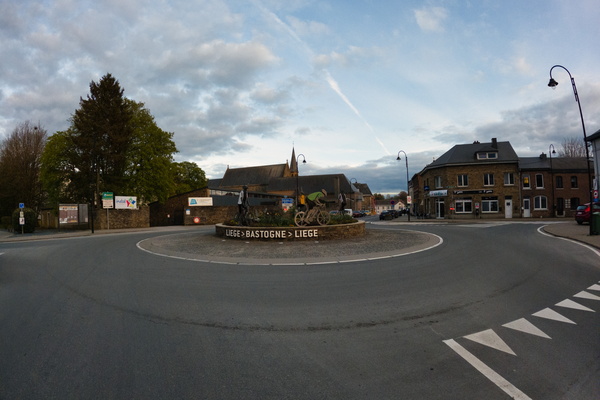 Liège > Bastogne > Liège on roundabout