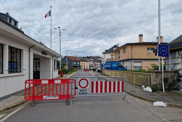 Closed way through the border