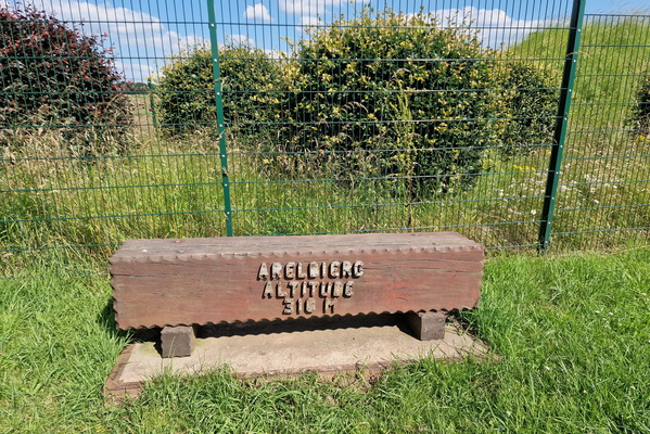 Arelbierg bench