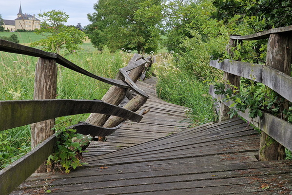 Damaged bridge
