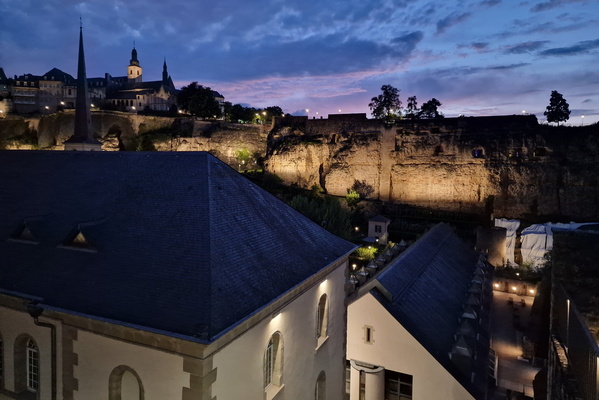 Grund at dusk