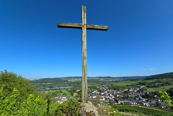 Cross above Remerschen