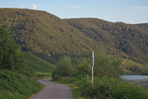 Moon over Moselle (and me)