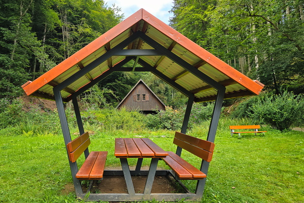 Another idyllic spot, just waiting for the crowds