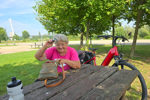 Picnic stop in the park