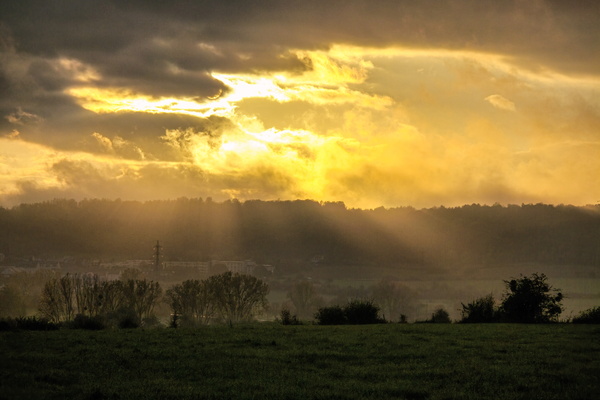 When the sun plays hide-and-seek