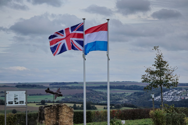 Flags and planes, oh my!