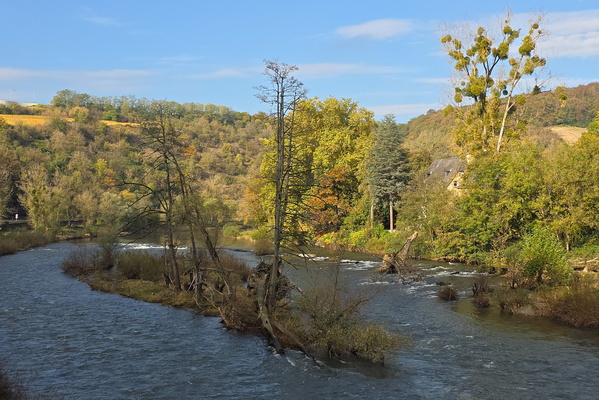 River goes 'round, land goes flat