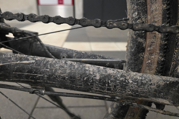 A symphony in chain and dirt