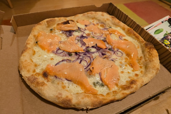 Oh, look, a 'healthy' pizza.