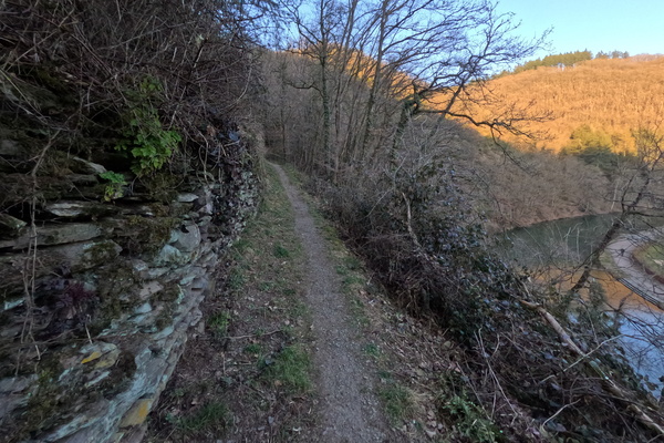 Terrifyingly Narrow Scenic Path
