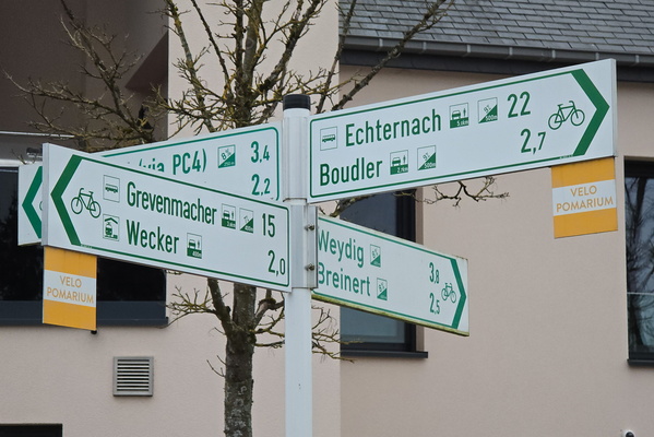 Which Way to the Vélo Pomarium? I'm Lost!