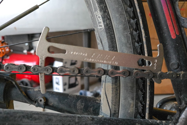 Chain wear measurement exceeding 1.0; replacement imminent